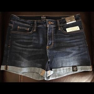 NWT Ana Shorts